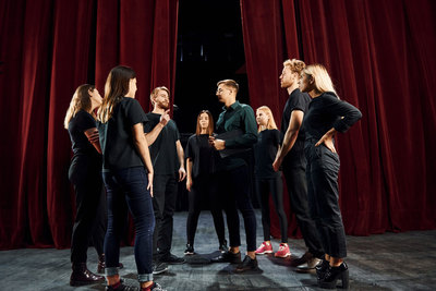 Mieux collaborer grâce à l’improvisation théâtrale